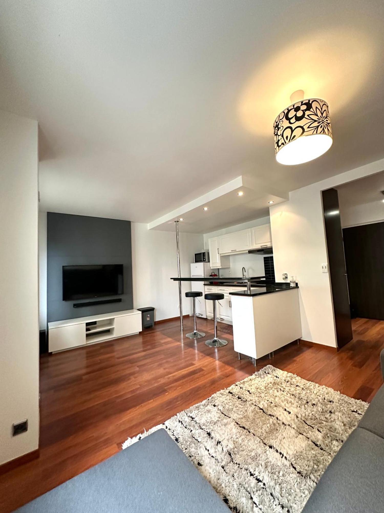 L'Athos - Appartement Equipe - Entre Paris Et Versailles - Haut Debit Garches Exterior photo